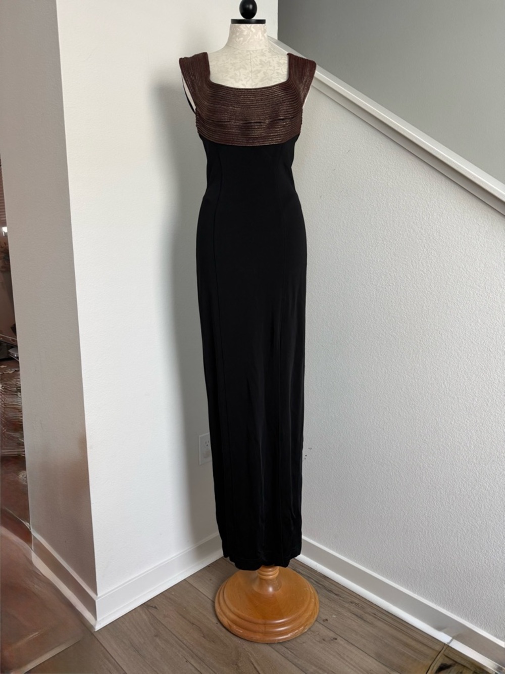Vintage Tadashi Shoji Black and Gold Dress Formal Gown with Slit Size Small